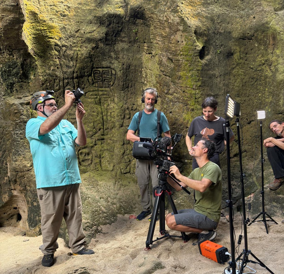 Prof. Acosta and B.Sc. Alvarez Participated on the French Documentary on Rock Art in Caves