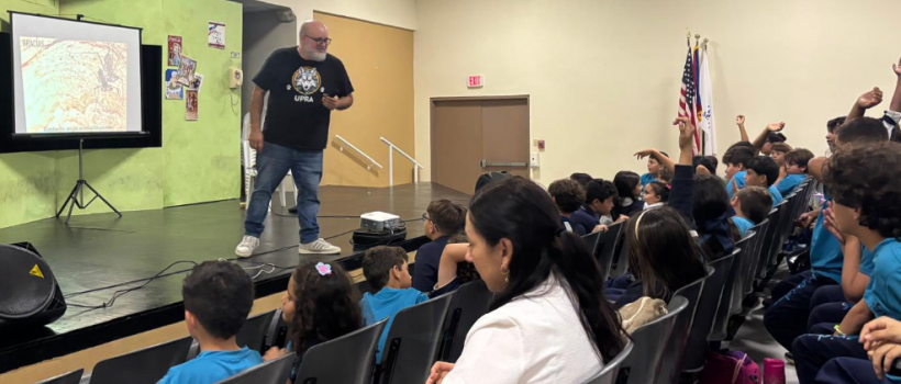 Prof. Acosta Informs Students of the UPR at Rio Piedras About Research Projects and Karst